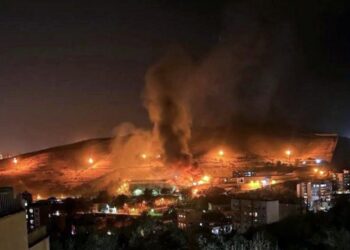 İran’da siyasi tutuklamalarla bilinen hapishanede yangın