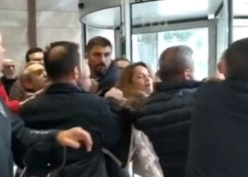 Fincancı’nın ifade sürecini takip etmek isteyen TTB üyeleri darp edildi