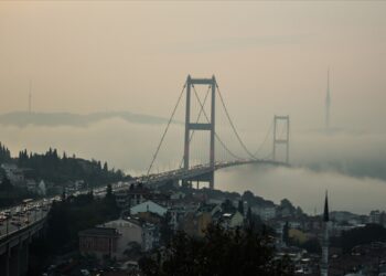 İstanbul Boğazı gemi trafiğine kapatıldı