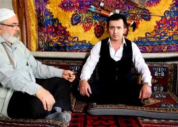 Toplumsal eleştiriler içeren şarkı yapan imam, sürgüne gönderildi