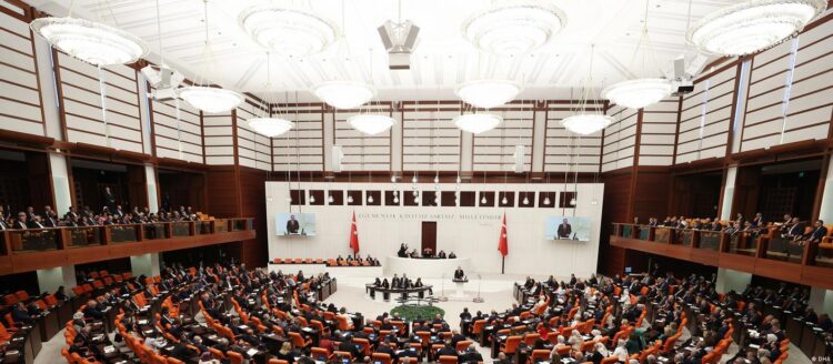 KYK borç faizleri ve maske cezaları silinecek