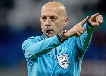 Türk futbolundan Cüneyt Çakır geçti