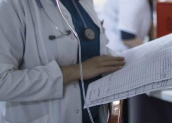 Hekimlerin yurt dışı için belge başvuruları rekor seviyede: 10 yılda en az 36 kat arttı