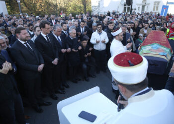 Almanya’nın barış elçisi Mevlüde Genç’in cenazesi Türkiye’ye uğurlandı