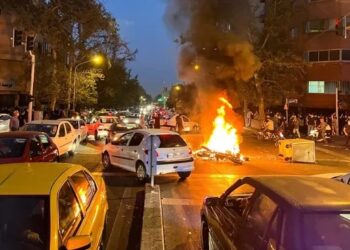 Almanya’dan İran’daki vatandaşlarına: Ülkeyi terk edin