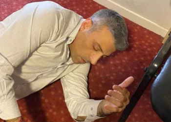 Eski Musul başkonsolosu Öztürk Yılmaz’a bıçaklı saldırı