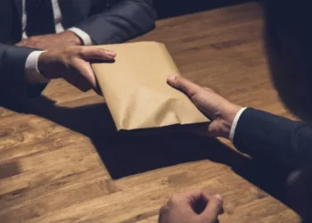 Türkiye yolsuzlukla mücadele alanında dibi gördü