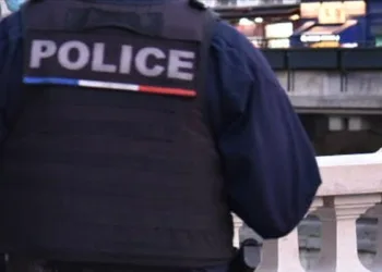 Paris’te bıçaklı saldırı: Yaralılar var