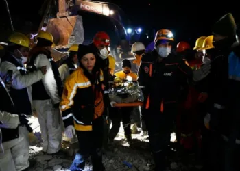 Gaziantep’te enkaz altında kalan kadın 170 saat sonra kurtarıldı