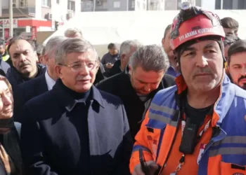 Davutoğlu: 100 yardım TIR’ımıza el kondu