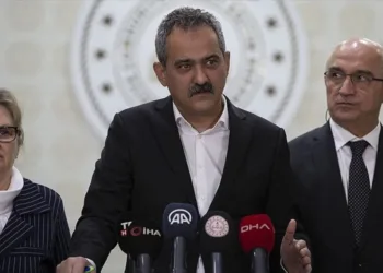 Bakan Özer: 10 ilde eğitime ne zaman başlanacağını salı günü açıklayacağız