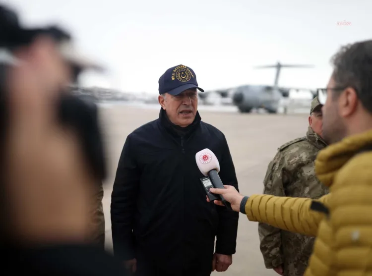 Bakan Akar, ‘Asker kışladan geç çıktı’ eleştirilerini reddetti