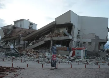 Yanlış zemin hastaneyi yıktı