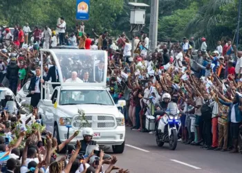 Papa Francis’ten dünyanın zengin güçlerine mesaj: Afrika’dan elinizi çekin