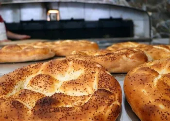 Ramazan pidesinin gramajı düştü, fiyatı katlandı