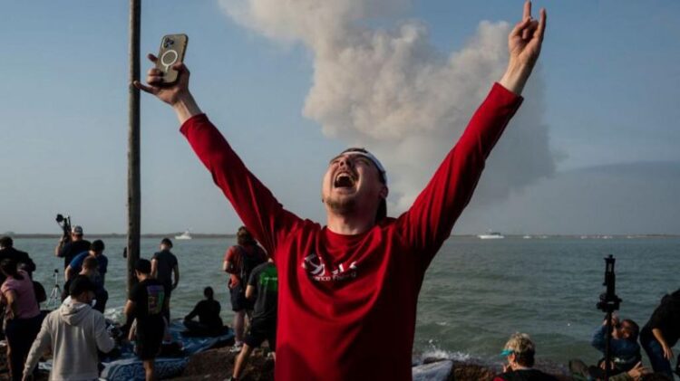 Starship’in fırlatma sonrası infilak etmesi neden başarı olarak görülüyor?