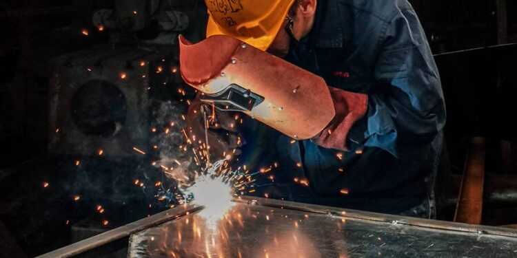 Sanayi Odası Başkanı: Bu şartlarda üretim yapana madalya verilmeli
