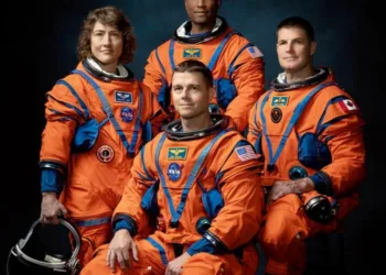 NASA, Ay’a gidecek astronotları açıkladı