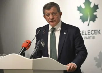Davutoğlu: Hata yapmazsak seçim yüzde 60’a yüzde 40 biter
