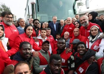 Bağış isteyen Kızılay arsasını bağışlamış!