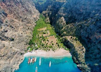 Yeni talan yeri Kelebekler Vadisi