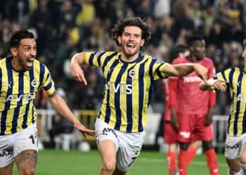 Ziraat Türkiye Kupası’nın ilk finalisti Fenerbahçe