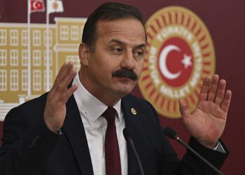 Yeni parti kuracağı sinyalini veren Ağıralioğlu: Kadro hazır