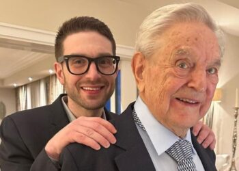George Soros şirket ve vakıflarını oğluna devrediyor