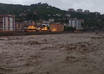Kastamonu’nun İnebolu ilçesinde sağanak nedeniyle okullar tatil