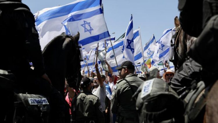 Hükümeti protesto eden 830 İsrail ordusu mensubu görevi bıraktı