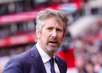 Edwin van der Sar beyin kanaması geçirdi