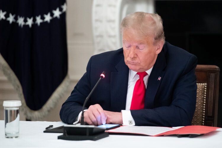 Trump’tan iki buçuk yıl aradan sonra ilk tweet