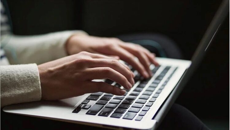 Klavye hareketleri takip edilen kişi işten çıkarıldı