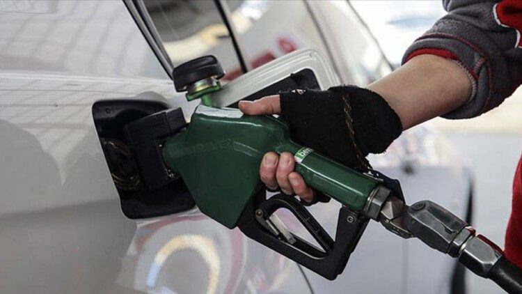 Benzine bir zam daha geliyor