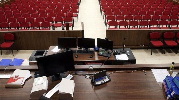 Avukat yumruklayan polise takipsizlik