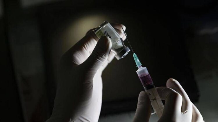 Aşı yazılıyor ancak alınamıyor