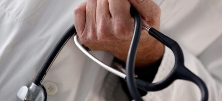 TTB: İki genç doktor yaşamına son verdi