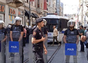 Cumartesi Anneleri’ne 962. haftada da kelepçe!