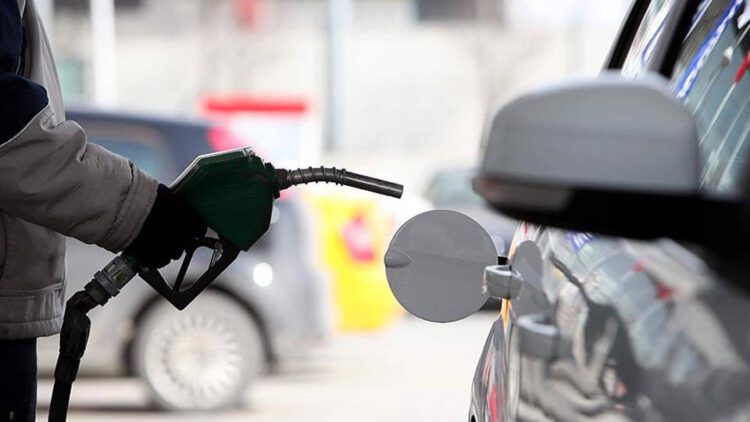 Motorinin ardından bir zam da benzine