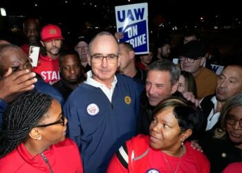 ABD’de 13 bin otomotiv işçisi greve gitti