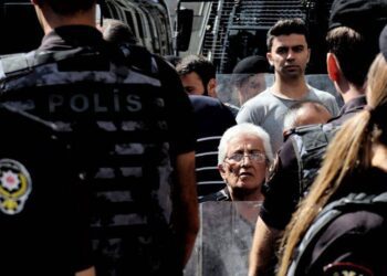 Cumartesi Anneleri’ne 964. haftada da kelepçe