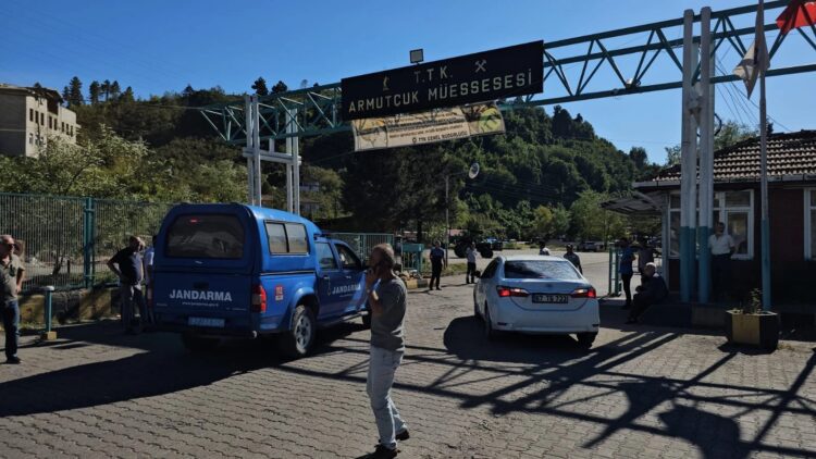 Zonguldak’ta Armutçuk maden ocağında göçük meydana geldi.