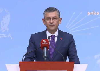 Özgür Özel genel başkanlığa adaylığını resmen açıkladı