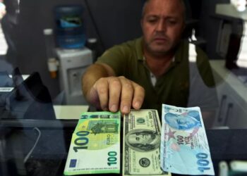 Dolar ve avro güne nasıl başladı? 