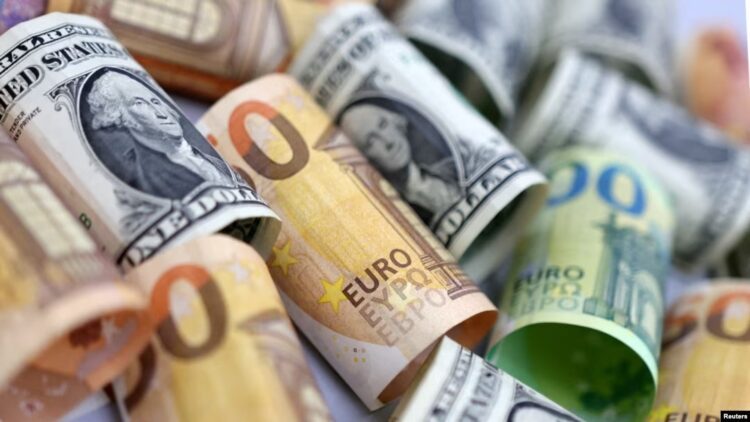 Dolar ve avro haftaya nasıl başladı?