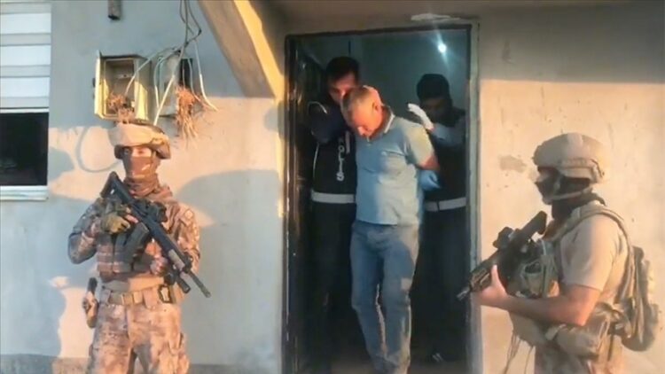 Kafes operasyonu: 307 kişi içerde