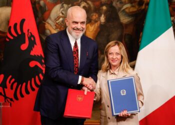 İtalya, Arnavutluk’a göç merkezleri kuracak
