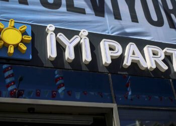 İYİ Partililere SMS’le ‘istifa etme’ tarifi