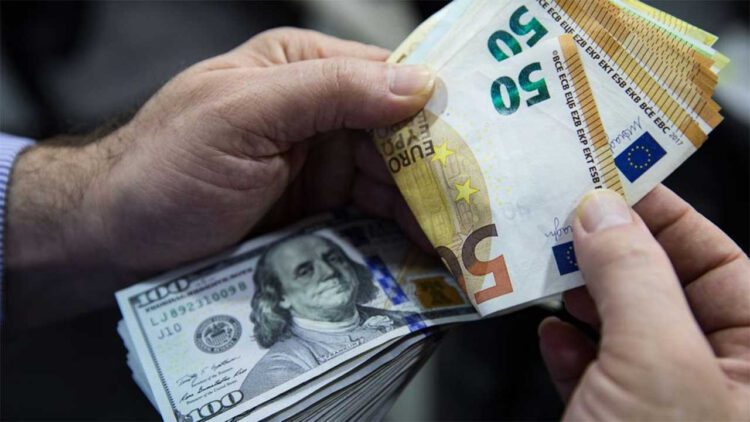 Dolar ve avro haftaya nasıl başladı?