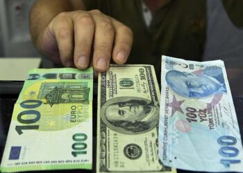 Dolar ve avro güne nasıl başladı?
